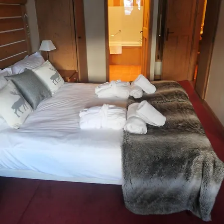 Apartment Stunning 3 Bed Duplex In The Heart Of Arc 1950 Village - Sleeps 8