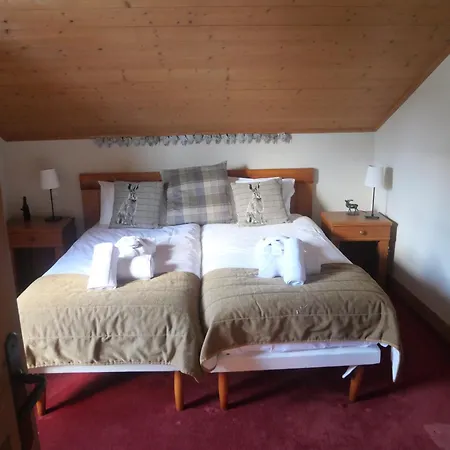 Stunning 3 Bed Duplex In The Heart Of Arc 1950 Village - Sleeps 8